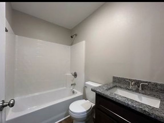 3rd image of 607 Lenora St #607