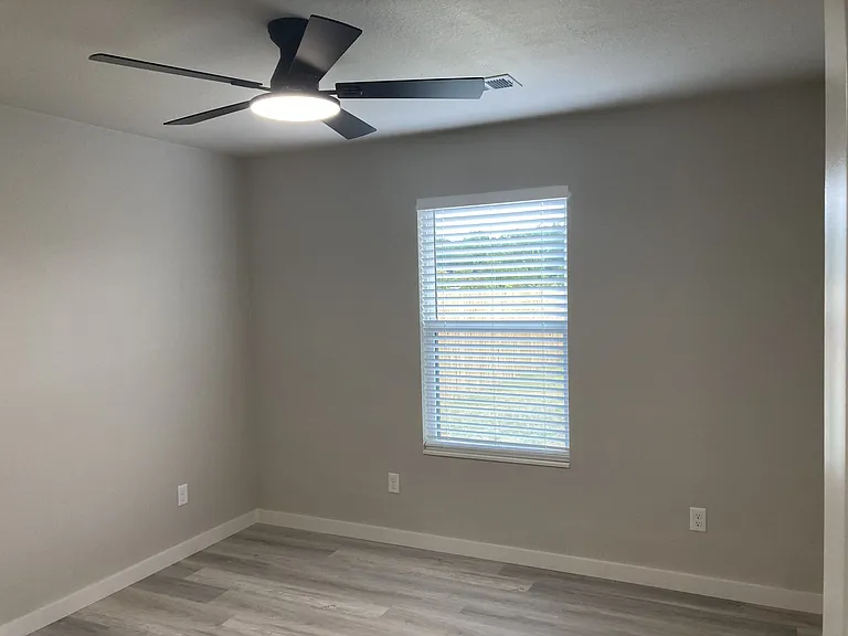 10423 Preston Ct — Photo 23
