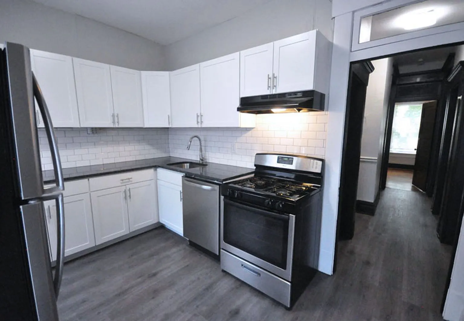 4 bed, 1.0 bath, $2,195 — Photo 4