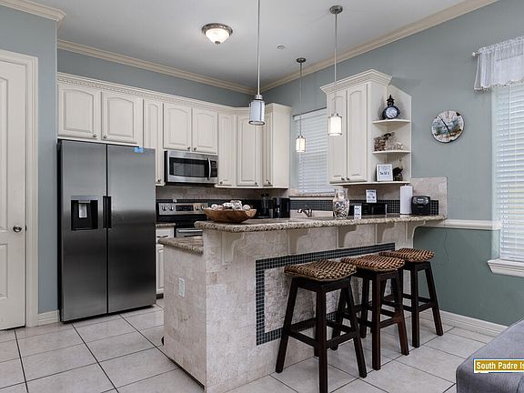 5th image of 117 E Lantana St Unit 6