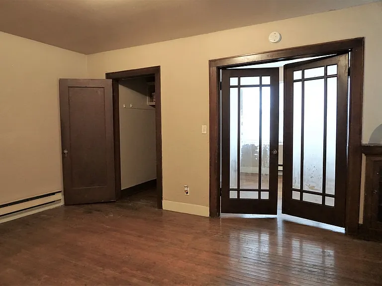 3400 N Robinson Ave — Photo 5