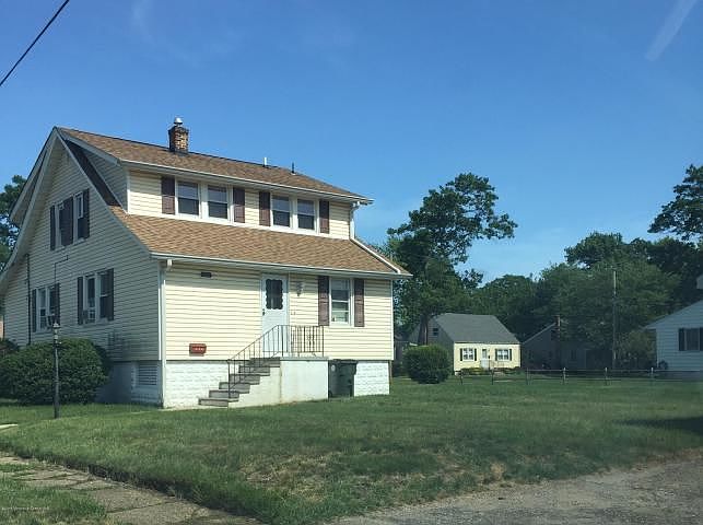 2nd image of 33 Pinewood Ave