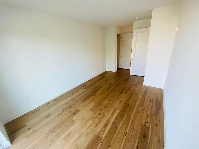 644 3rd Ave S #303 — Photo 10