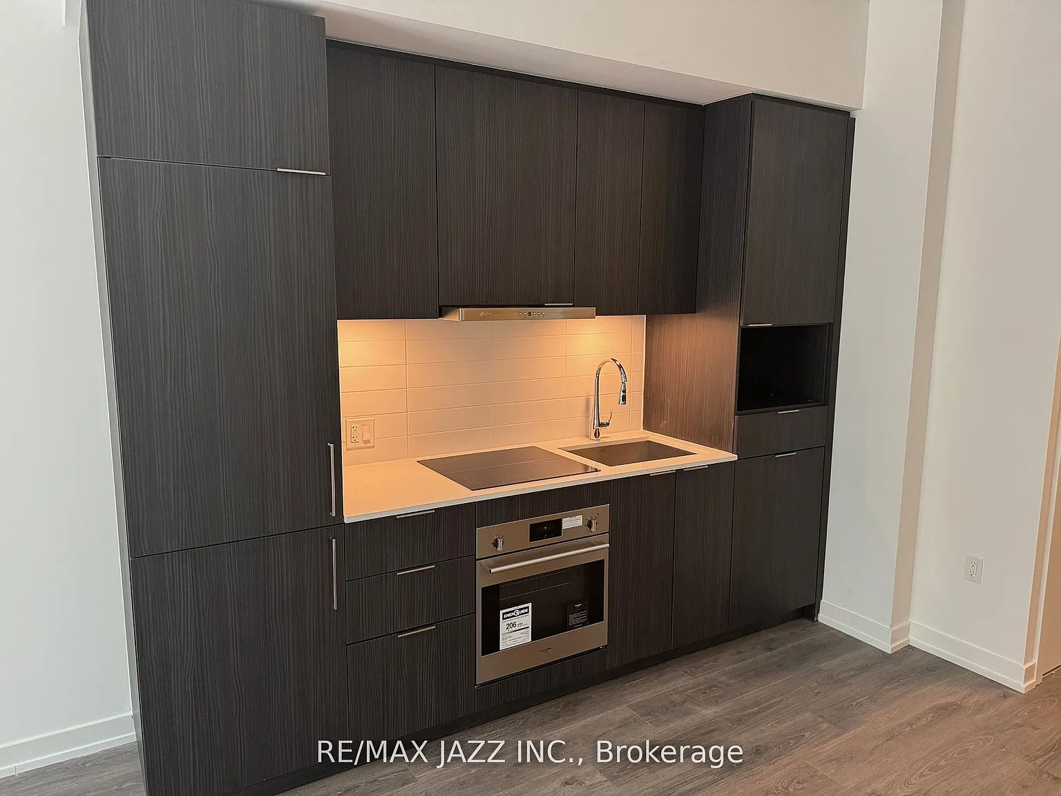 1 bed, $2,300 — Photo 3