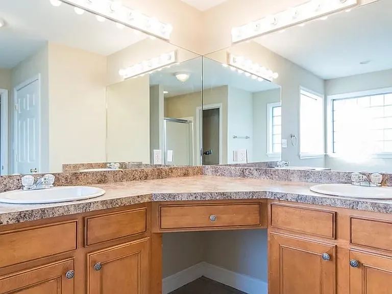 618 Hampton Way #A — Photo 15