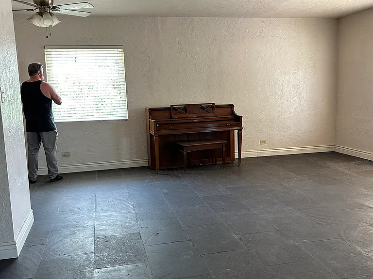 701 E Cliff Dr — Photo 6
