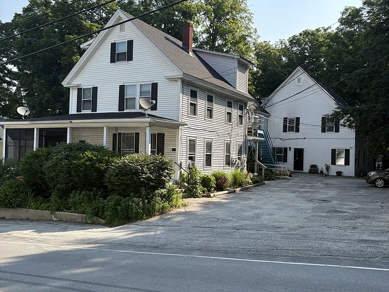 31 Maple St — Photo 2