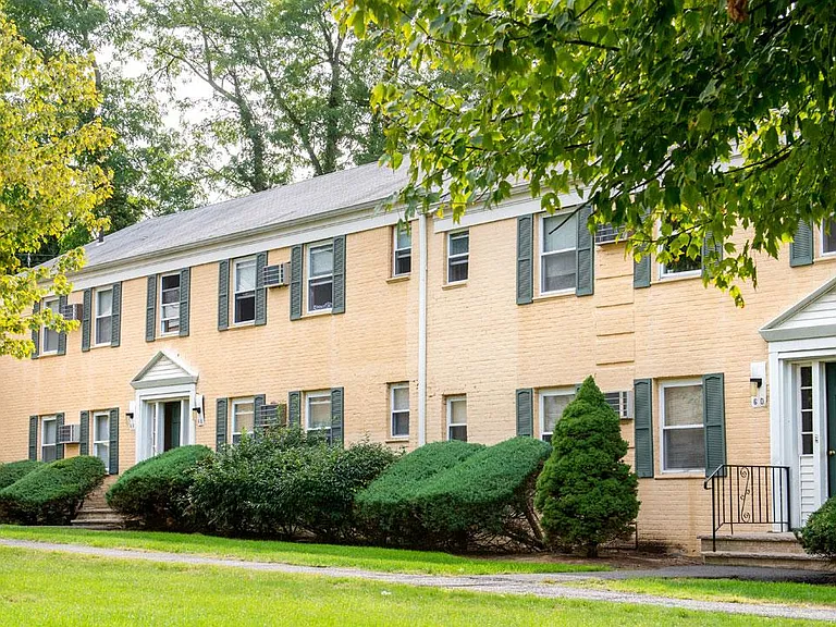 Franklin Manor — Photo 16