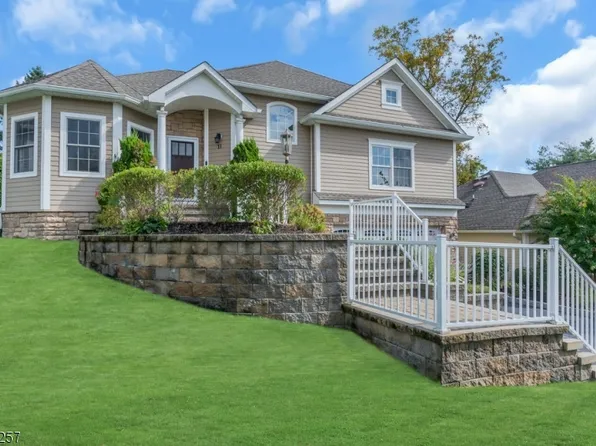 11 Linda Ct, Montville Twp., NJ 07045