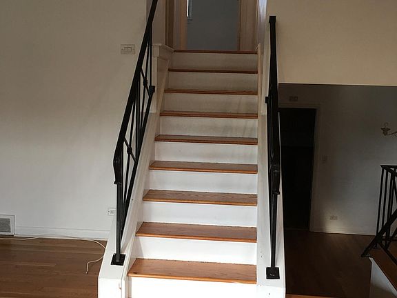 3rd image of 6753 N Trumbull Ave #3A