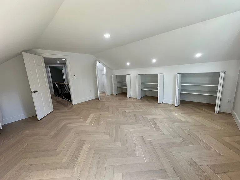 7001 E Loop Rd — Photo 21
