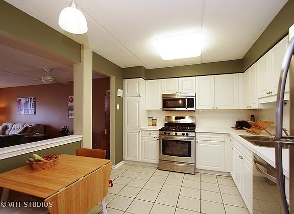4th image of 3950 W Bryn Mawr Ave APT 301
