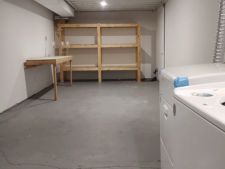 801 Clover Ln — Photo 10