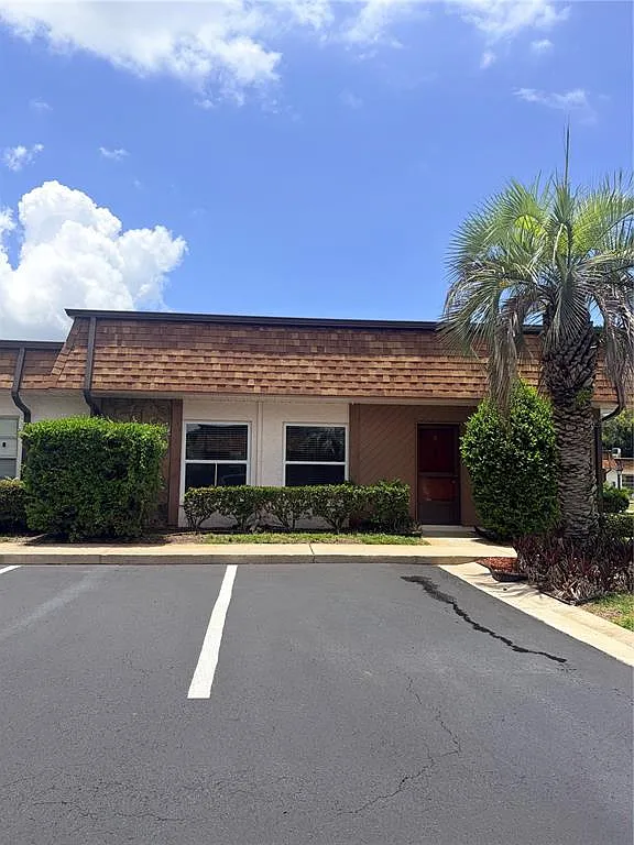 2 bed, 1.5 bath, 825 sqft, $1,199 — Photo 1