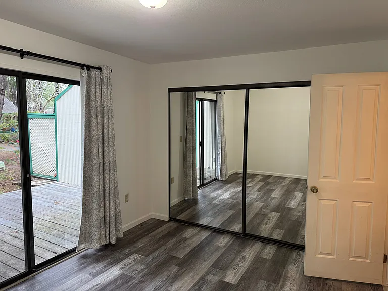 537 Norlee St — Photo 34