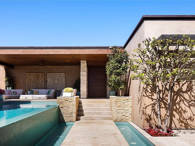 2495 Riviera Dr — Photo 46