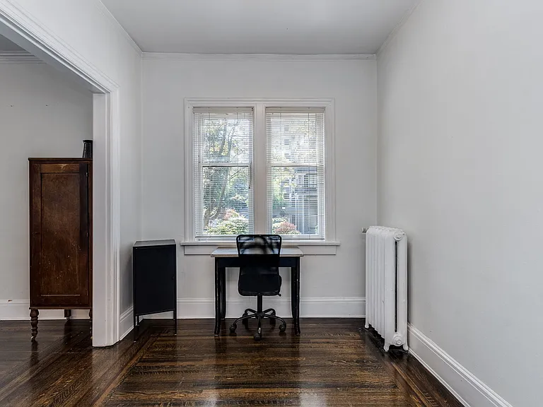 935 Jervis St — Photo 21