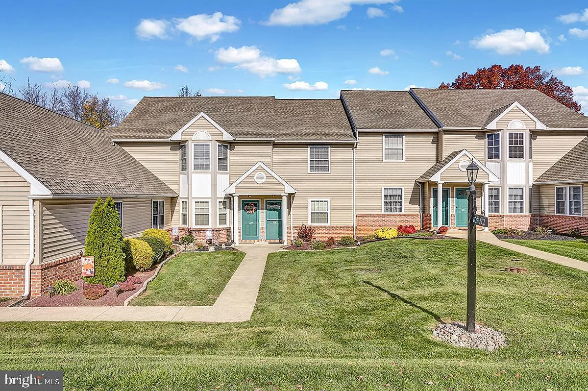 108 Primrose Ln photo 1