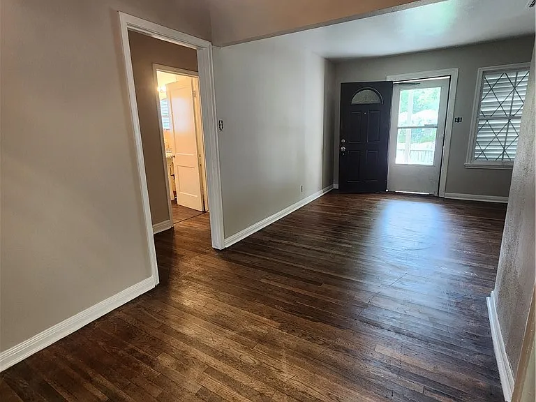4818 Kendall Dr — Photo 3