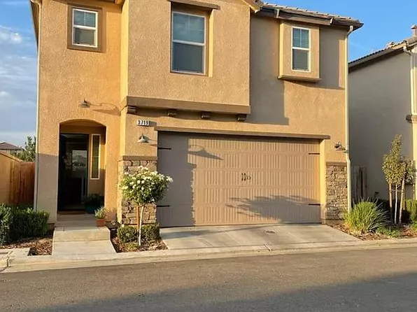 3719 Amity Ln, Clovis, CA 93619