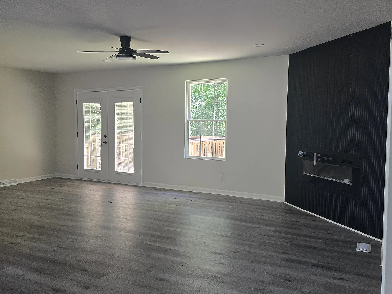 3 bed, 1423 sqft, $2,300 — Photo 4