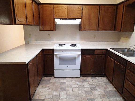 3rd image of 4426 Buena Loma Way APT B