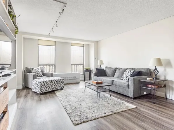 33 Pond Ave APT 524, Brookline, MA 02445