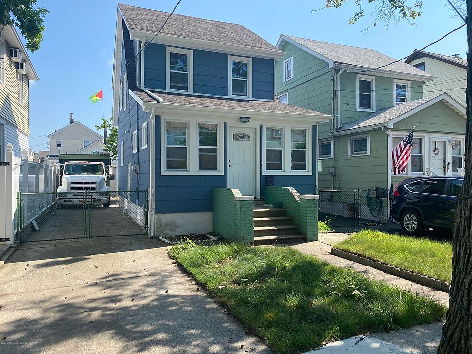 1st image of 17 Ellington St