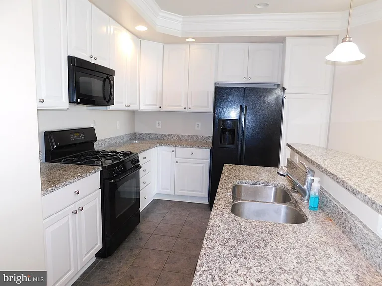 937 Hidden Marsh St — Photo 6