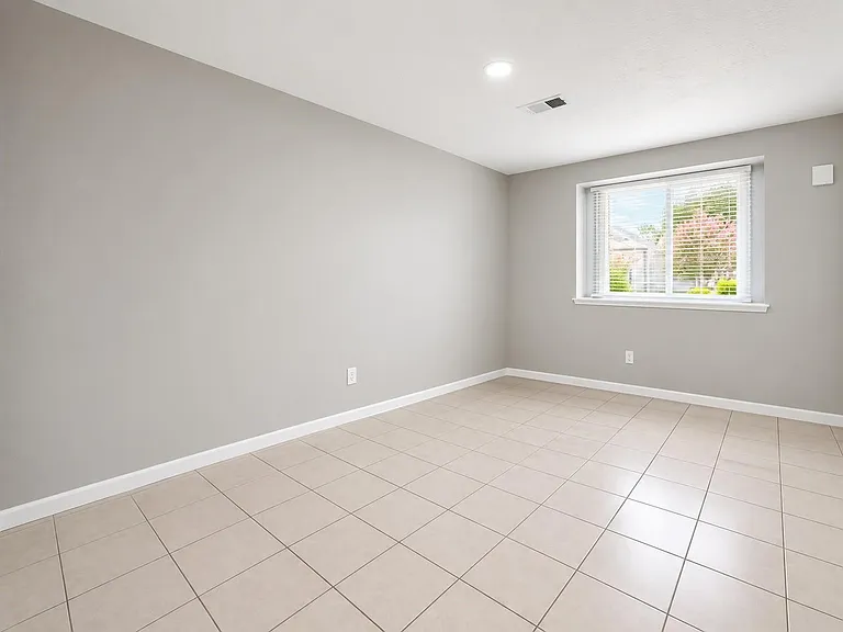 723 Onaleigh Dr — Photo 6