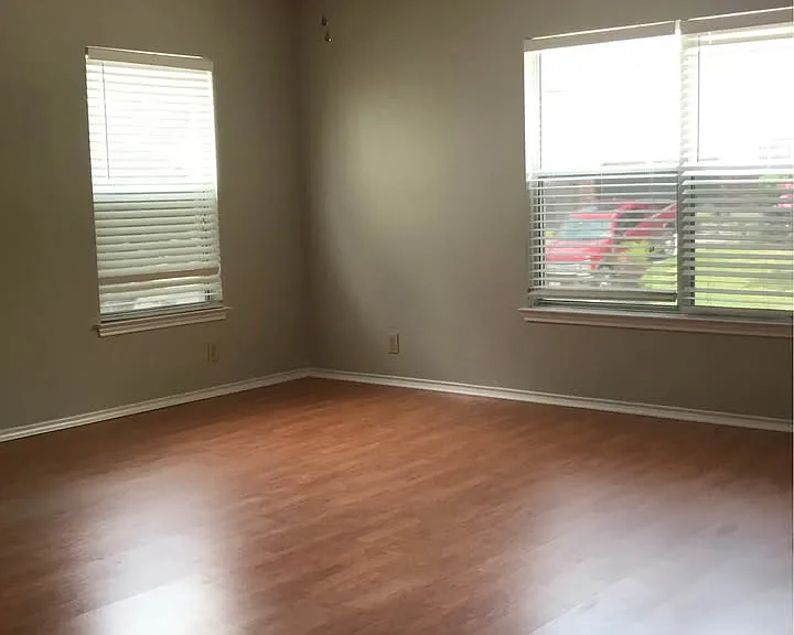 9002 Limestone Hl — Photo 8