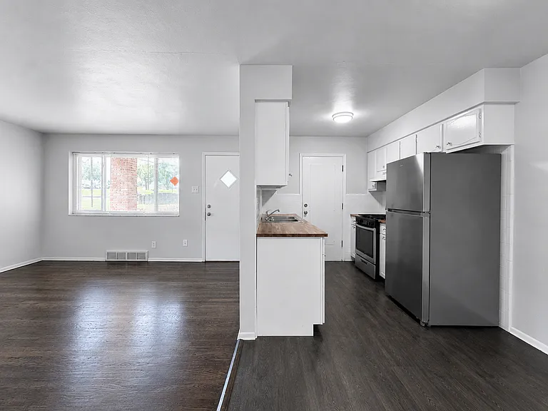 3601 Hallmark Ln #D — Photo 6
