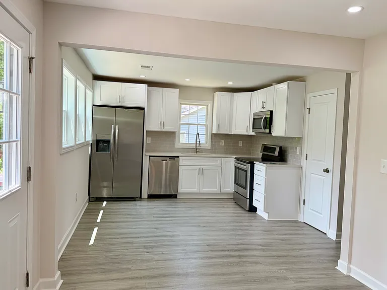 183 Converse Cir — Photo 3