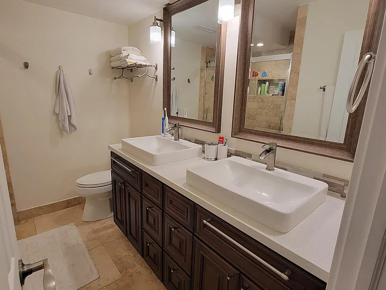 1042 Rockhurst Dr — Photo 17