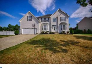 117 Golden Meadow Ln, Sicklerville, NJ 08081