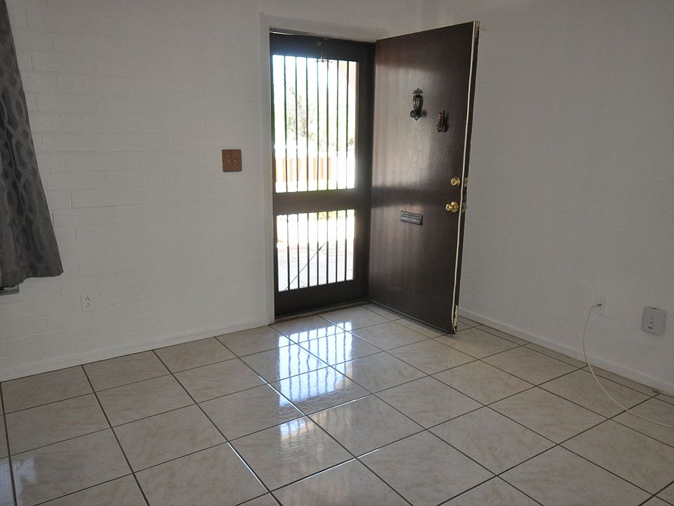 Front Entryway_11152022