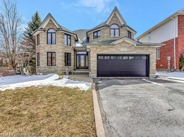 537 Buckingham Blvd, Waterloo, ON N2T 2V1