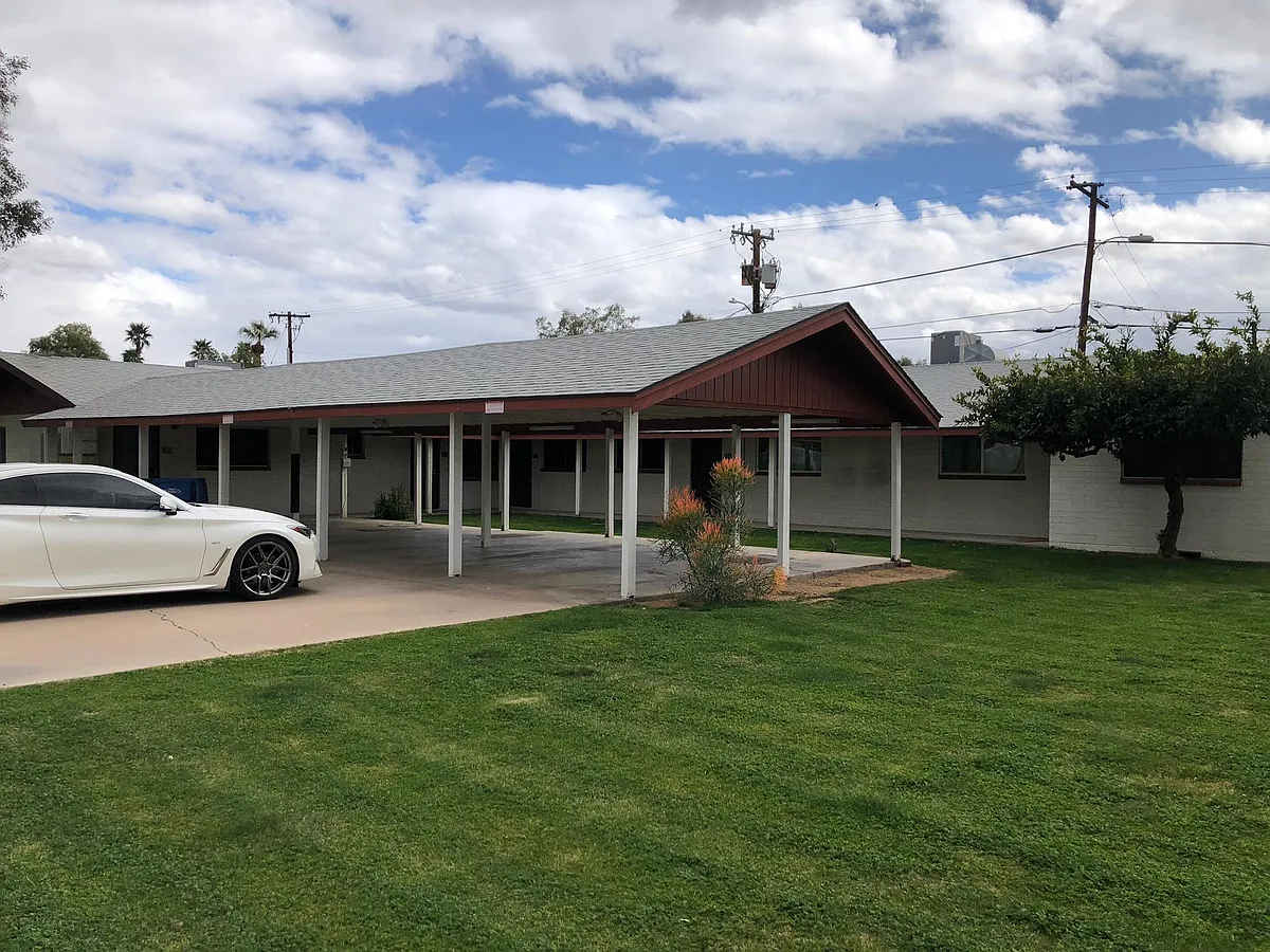 Building Photo - 1515 E Oregon Ave #1