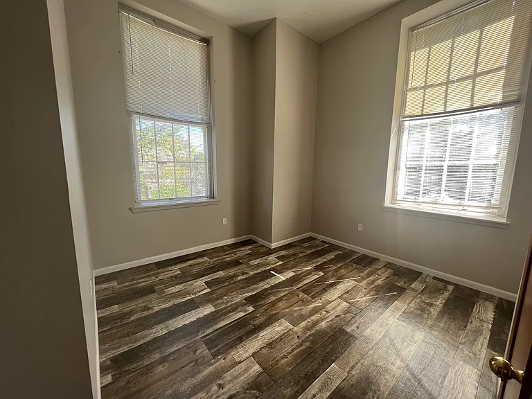 702 N Union St — Photo 6