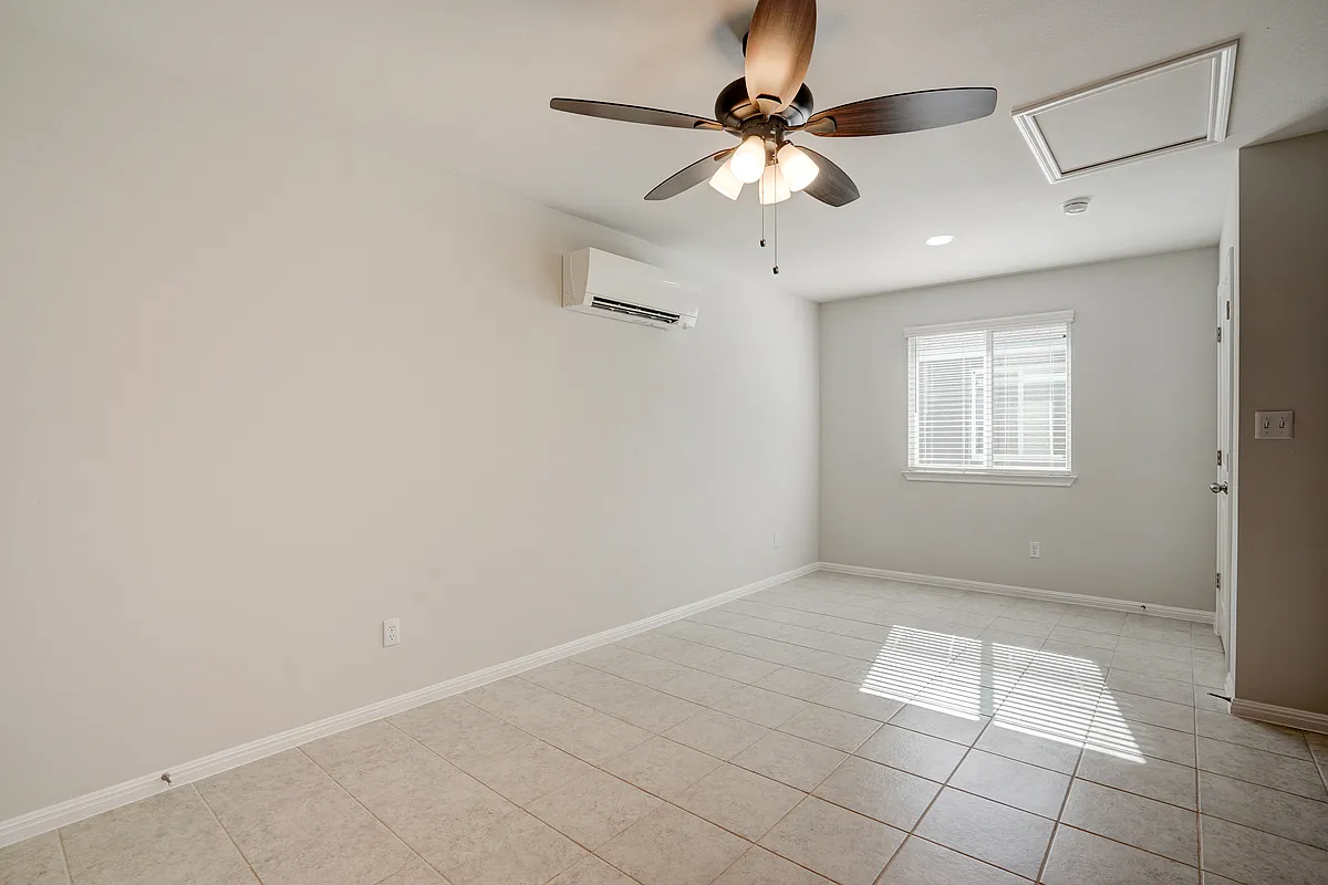 Building Photo - 153 Horsemint Way