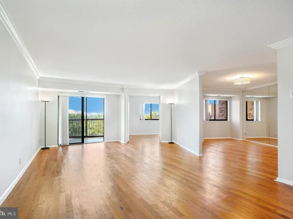 5904 Mount Eagle Dr APT 614, Alexandria, VA 22303