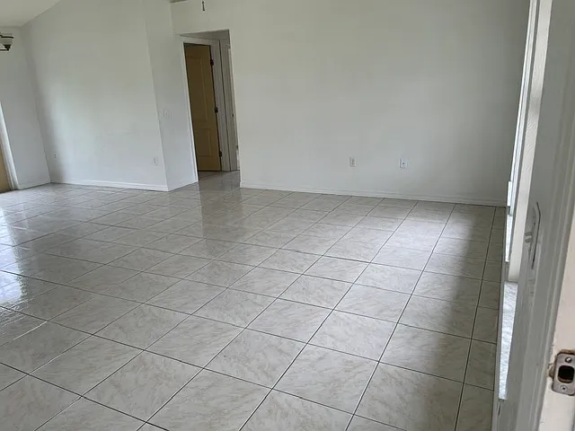 33 Kenly St — Photo 3