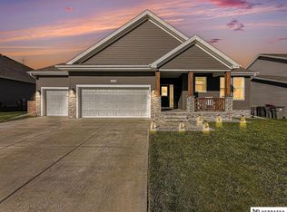 10340 White Pine Rd, Lincoln, NE 68527