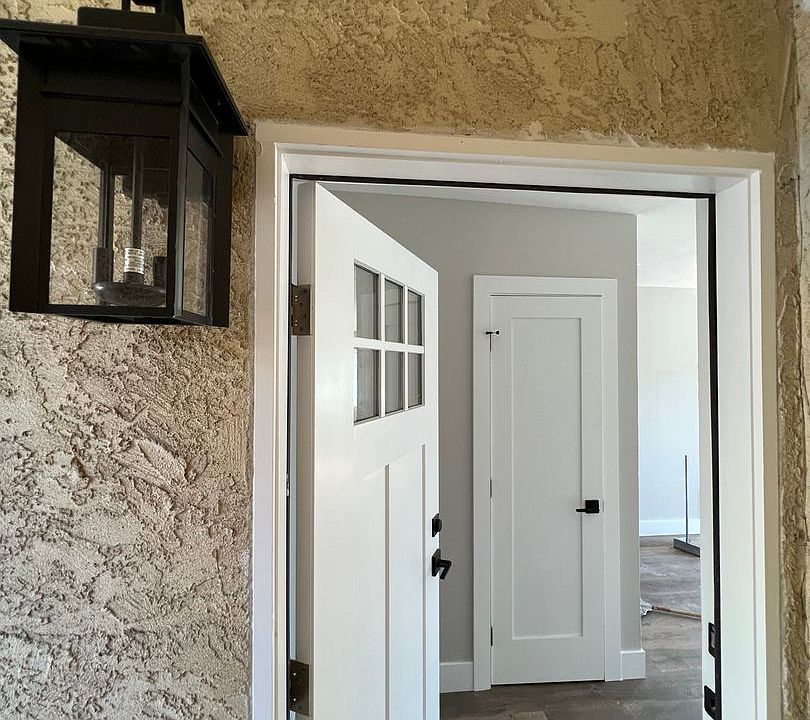 1st image of 6948 Vesper Ave #14