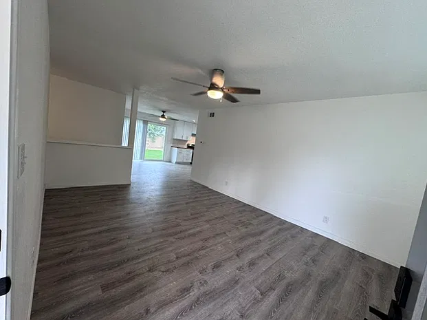 3 bed, $4,925 — Photo 4