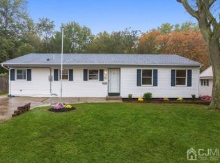 20 Brandeis Rd, Parlin, NJ 08859
