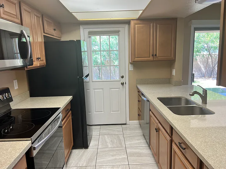 602 E Lodge Dr — Photo 12