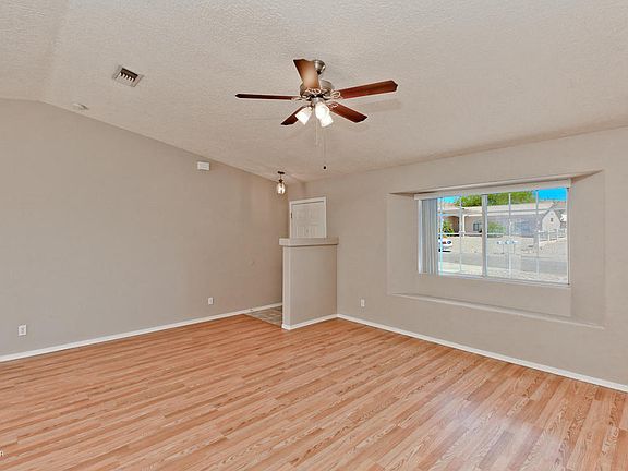 5th image of 4201 Comstock Dr