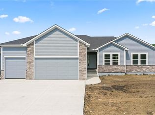 1207 Ladys Ln, Harrisonville, MO 64701