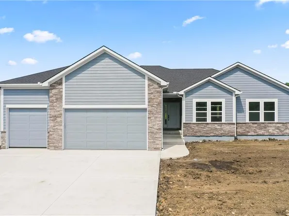 1207 Ladys Ln, Harrisonville, MO 64701